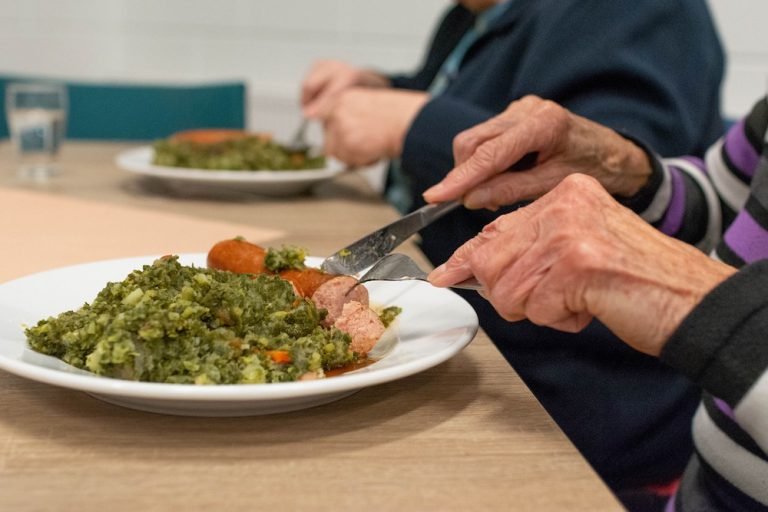 Dementia And Eating Issues In Patients ReaDementia