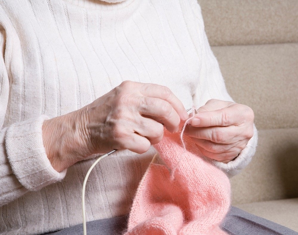 crafts are a group activities for dementia patients