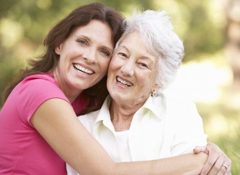 alzheimer's disease facts- women are more likely to get Alzheimers Disease than men