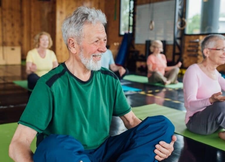 Yoga and Dementia (Does it Help?) - ReaDementia