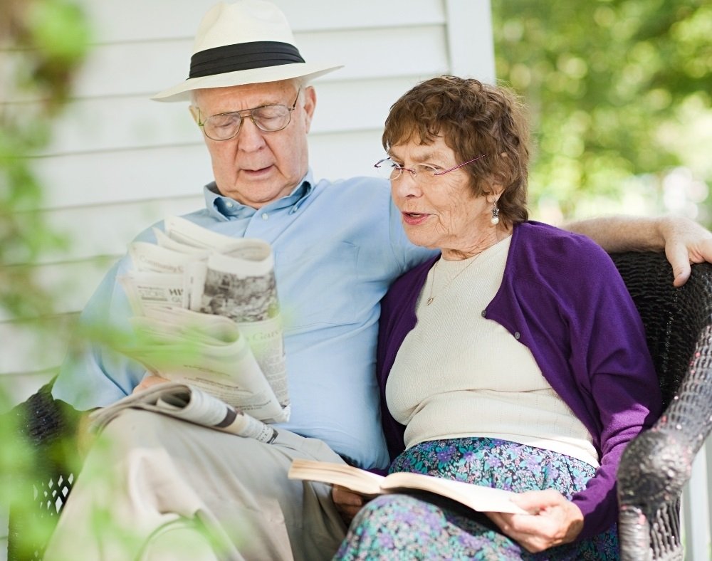 Reading to a person with dementia at different stages of the condition