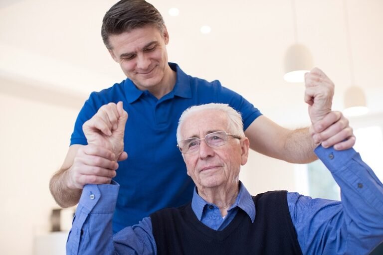 Physical Therapy Exercises for Dementia Patients (Guide)